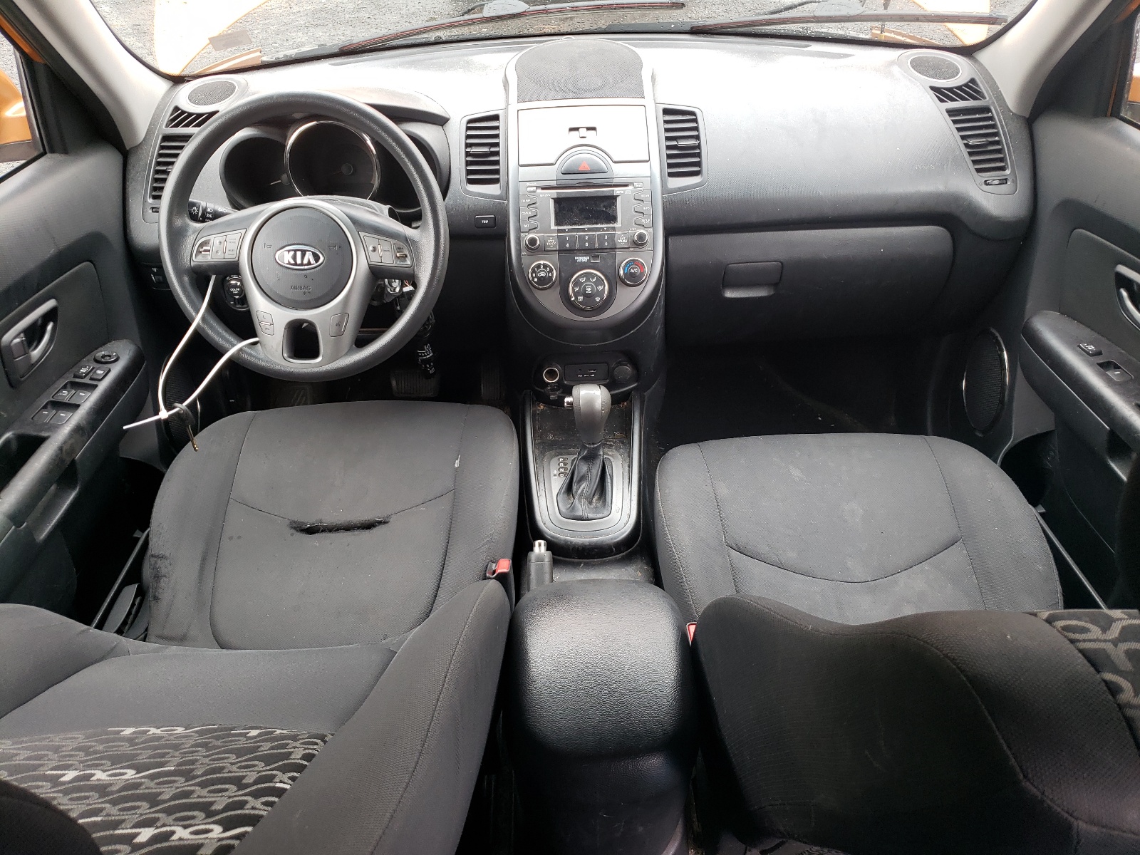 KNDJT2A27B7316951 2011 Kia Soul +