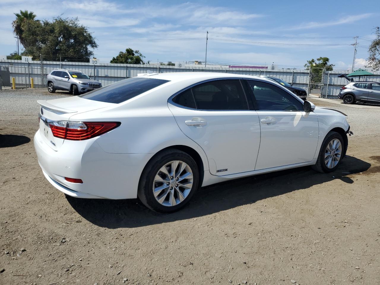 JTHBW1GGXE2048647 2014 Lexus Es 300H