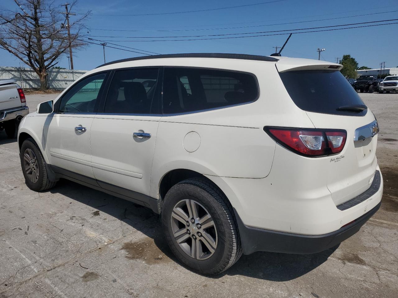 1GNKRGKD2FJ304948 2015 CHEVROLET TRAVERSE - Image 2