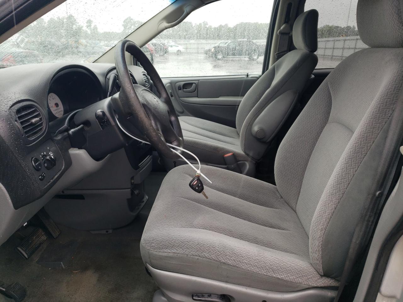 2005 Dodge Grand Caravan Se VIN: 2D4GP24R15R321074 Lot: 62629804