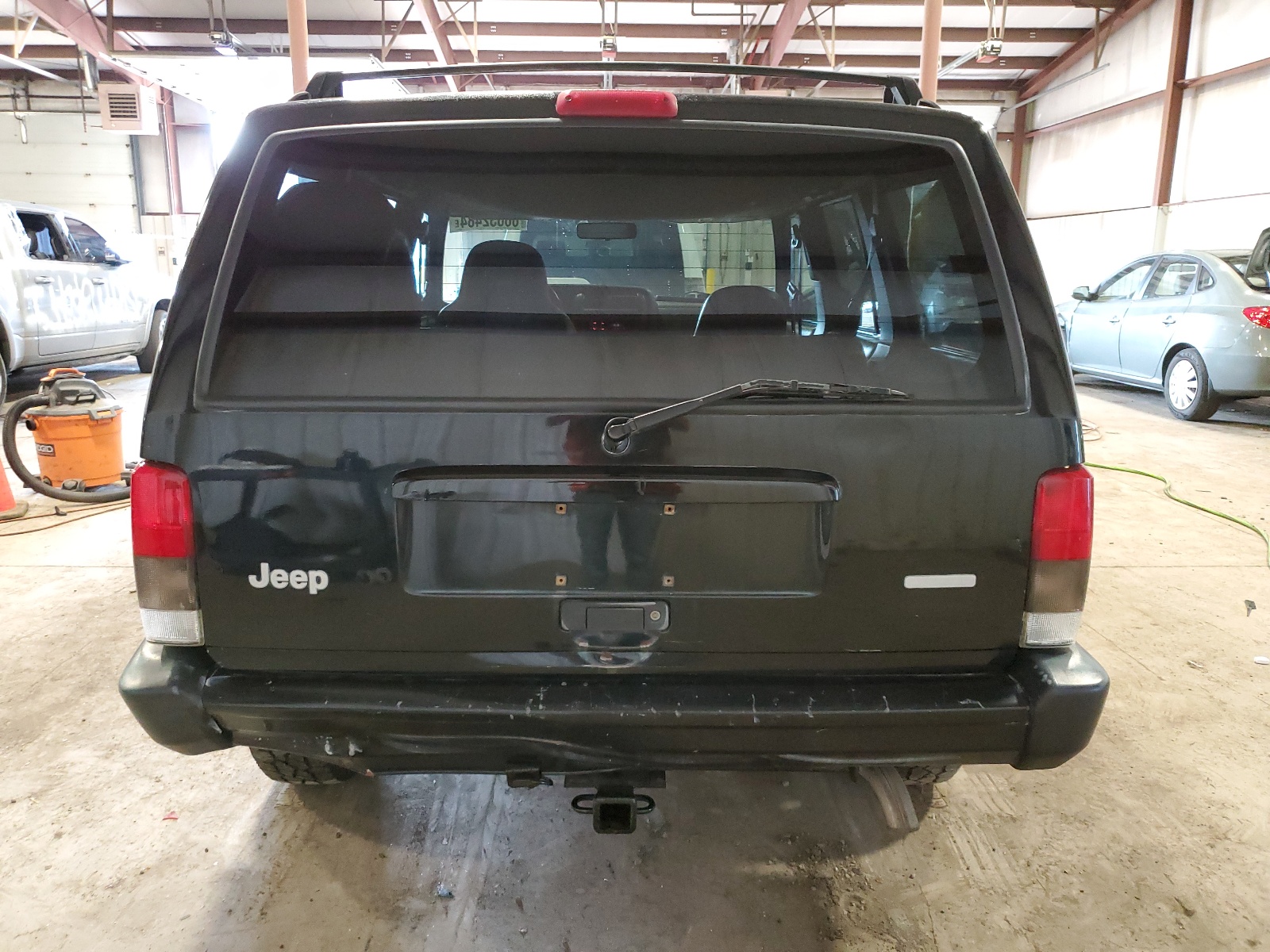 1J4FF48S0YL107513 2000 Jeep Cherokee Sport