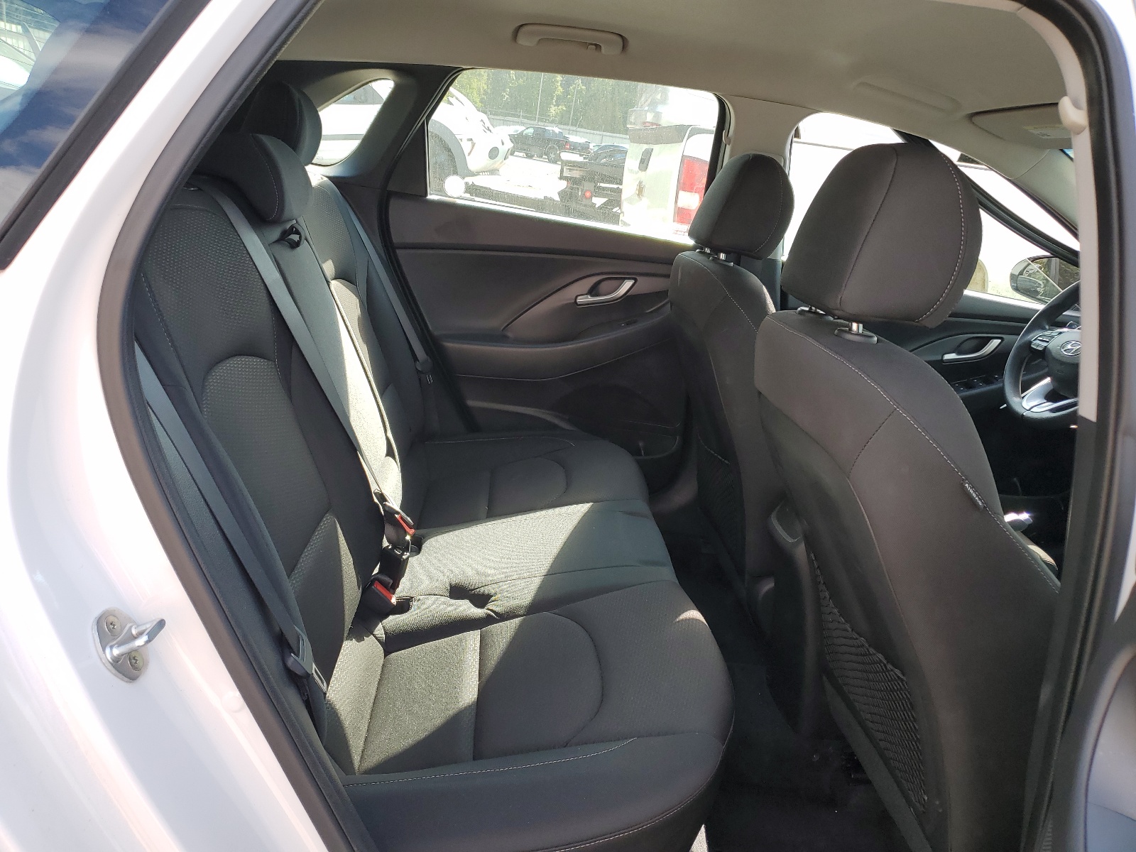 KMHH35LE2JU012266 2018 Hyundai Elantra Gt