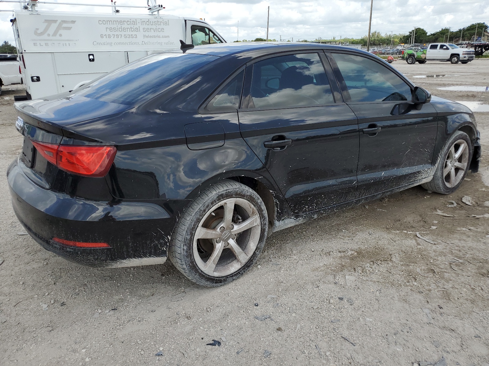 2016 Audi A3 Premium vin: WAUA7GFF8G1055334