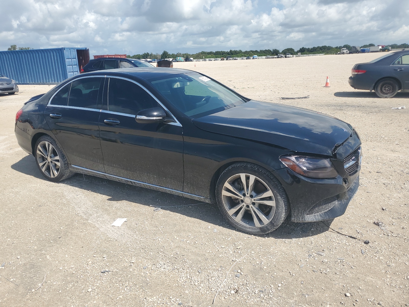 2015 Mercedes-Benz C 300 vin: 55SWF4JB3FU085411