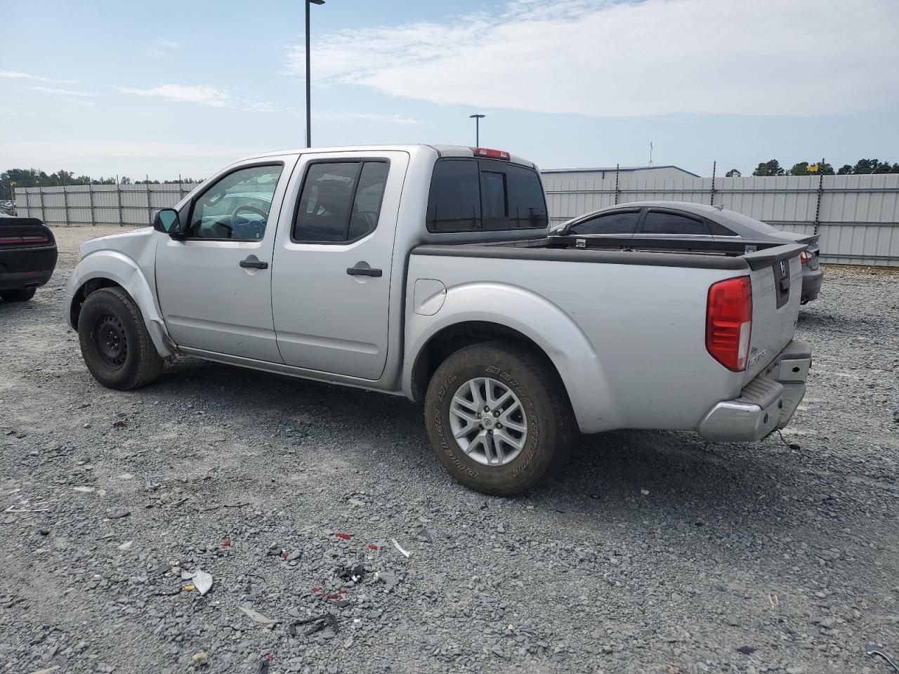 1N6AD0ERXFN769758 2015 NISSAN NAVARA - Image 2