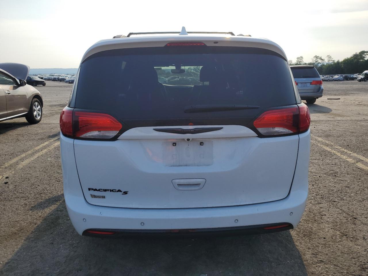 2019 Chrysler Pacifica Touring L VIN: 2C4RC1BG2KR567267 Lot: 65208094