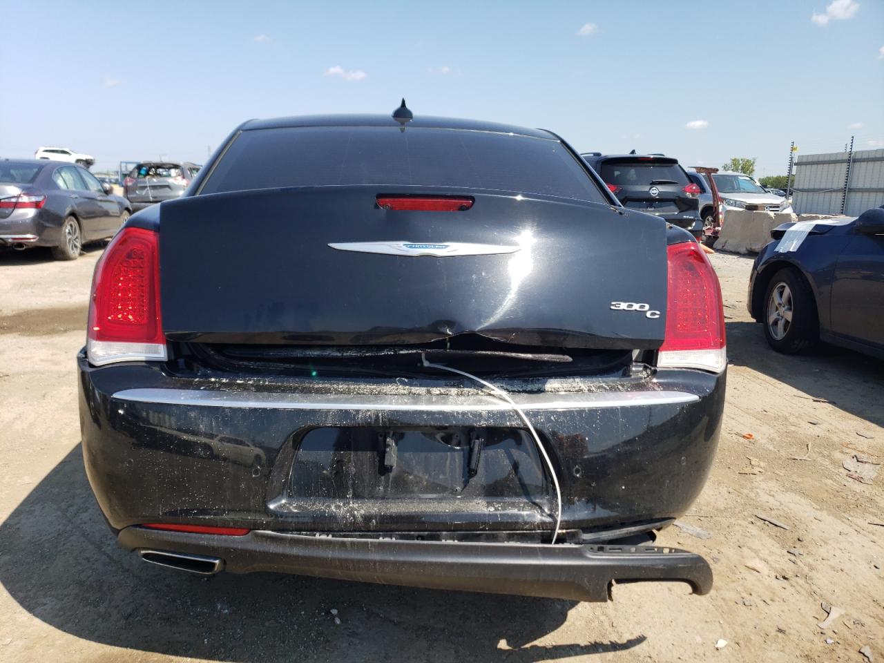 VIN 2C3CCAPTXJH256416 2018 CHRYSLER 300 no.6