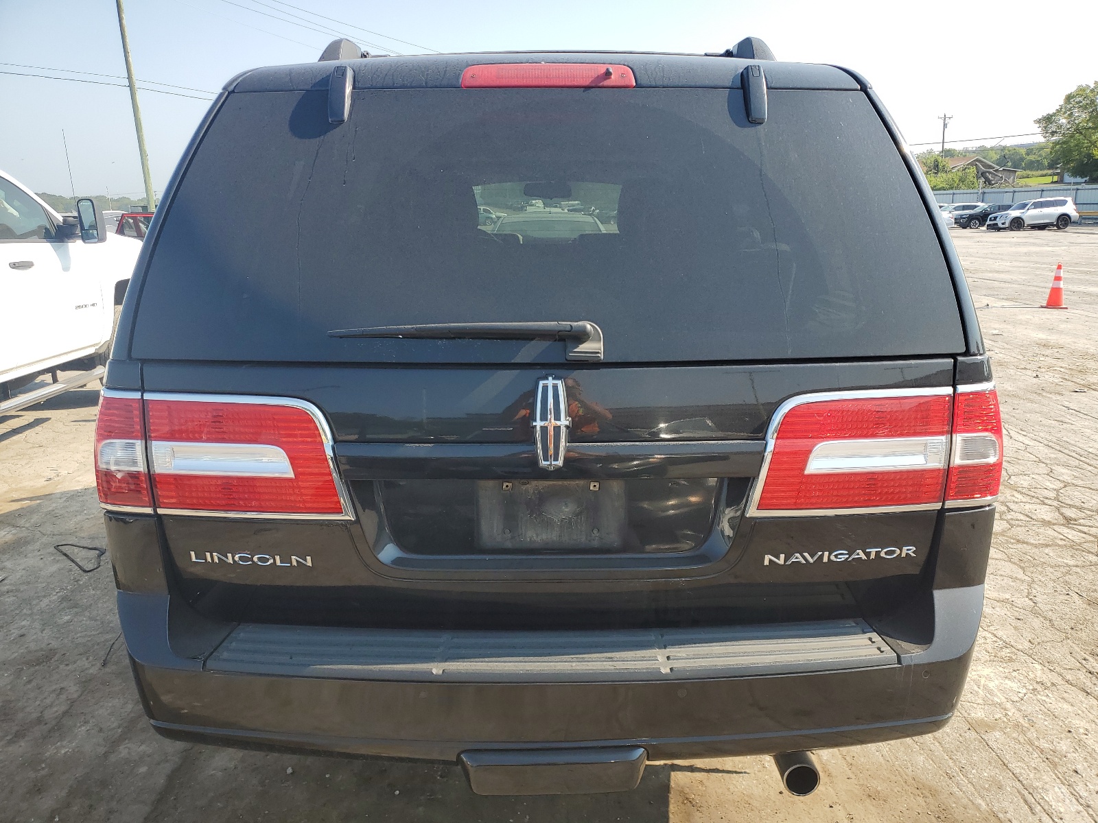 5LMJJ2J59BEJ07148 2011 Lincoln Navigator