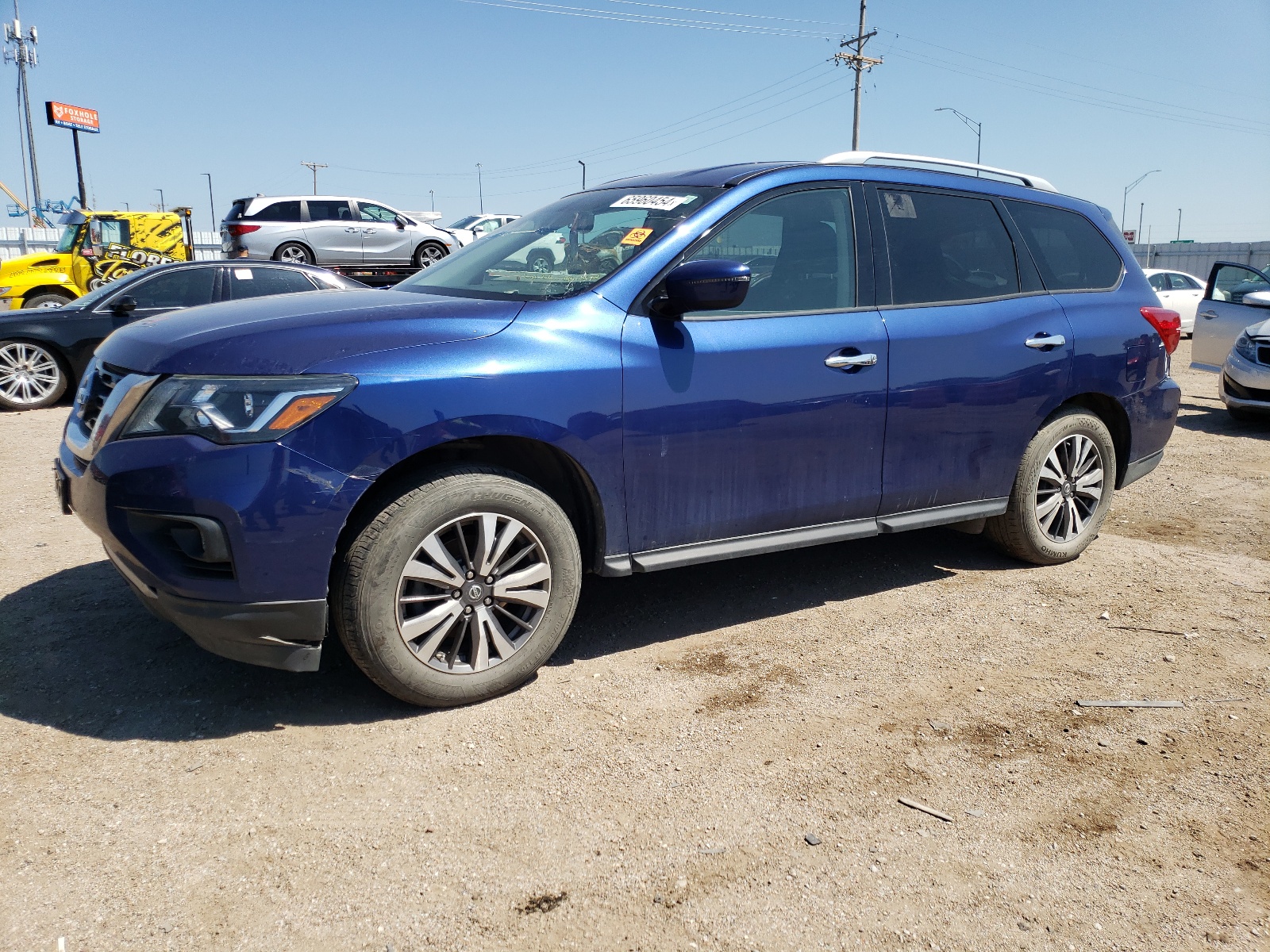 2018 Nissan Pathfinder S vin: 5N1DR2MM6JC608438