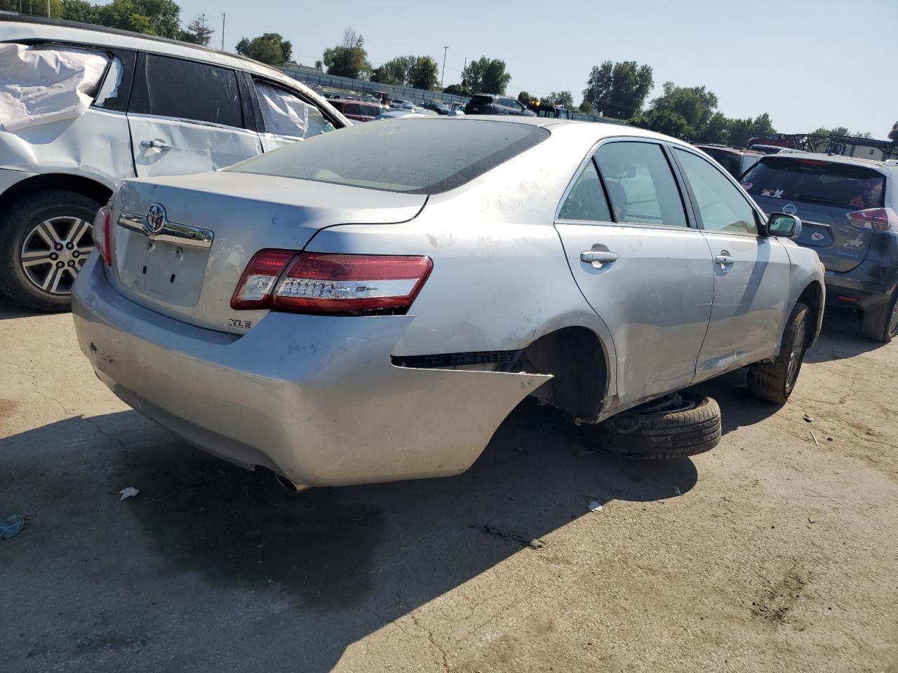 2011 Toyota Camry - Image 3