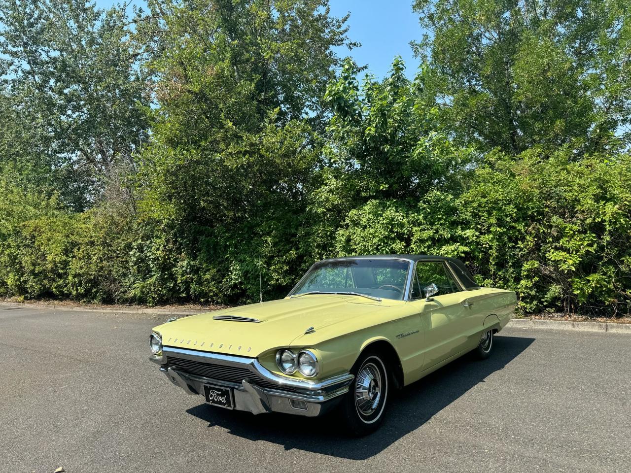 1964 Ford T-Bird VIN: 4Y87Z179924 Lot: 66981084