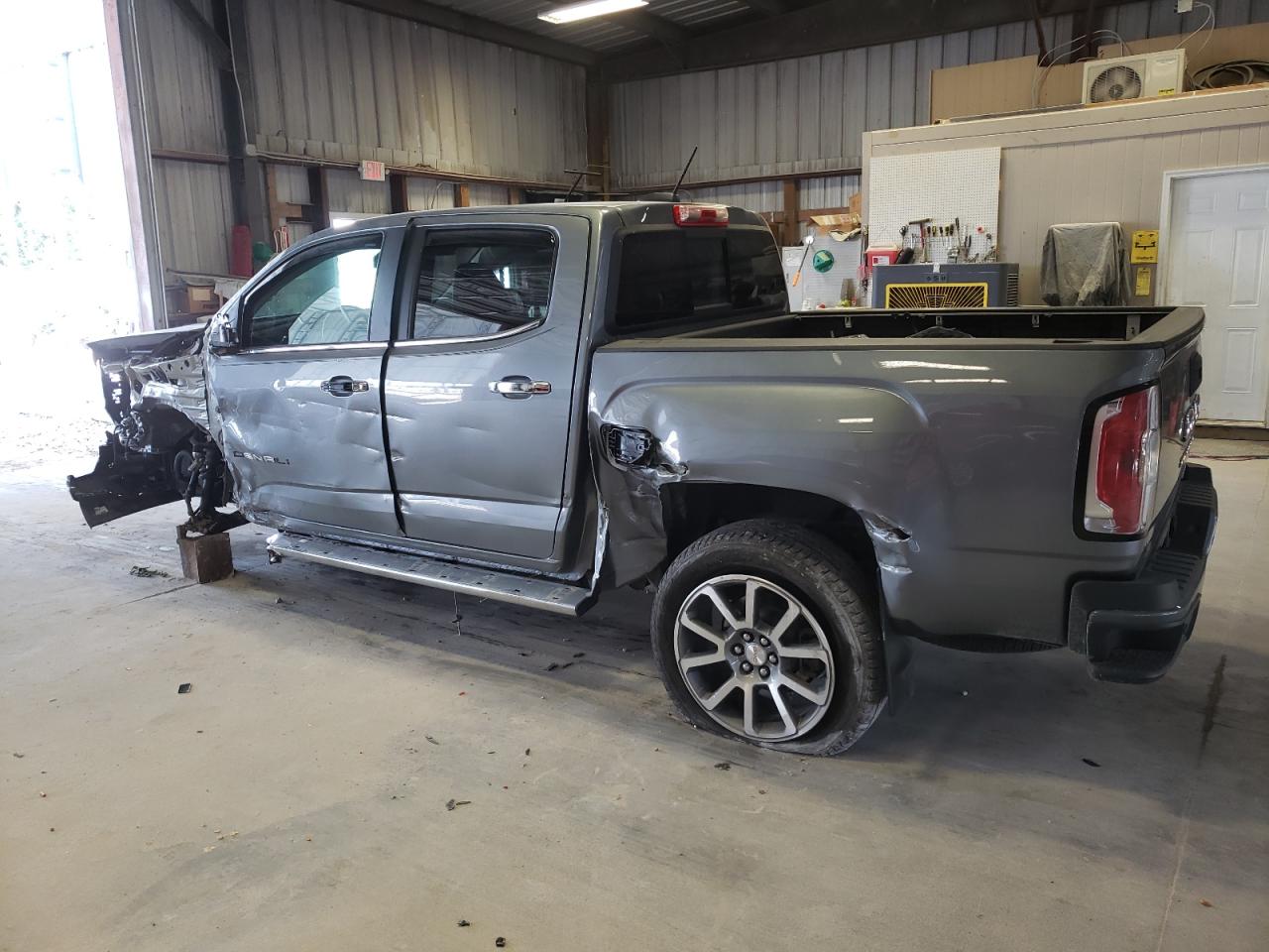 2022 GMC Canyon - Image 2