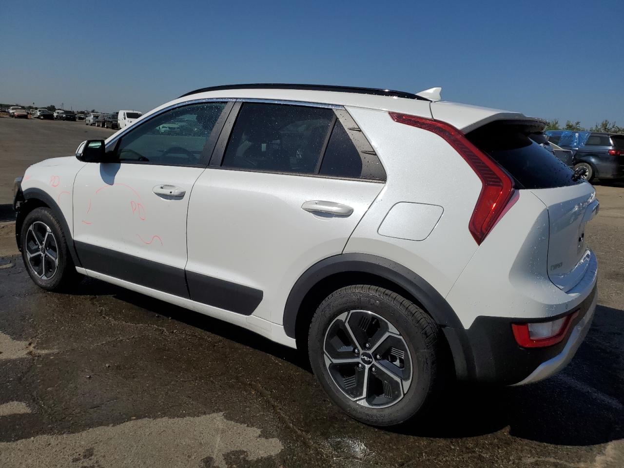 KNDCR3LE6P5050765 Kia Niro EX 2