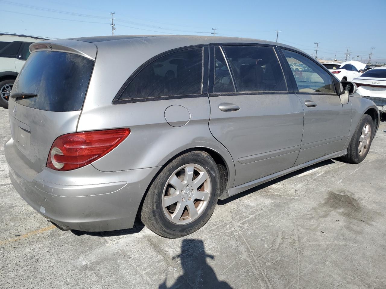 2006 Mercedes-Benz R 350 VIN: 4JGCB65E86A008327 Lot: 65856594