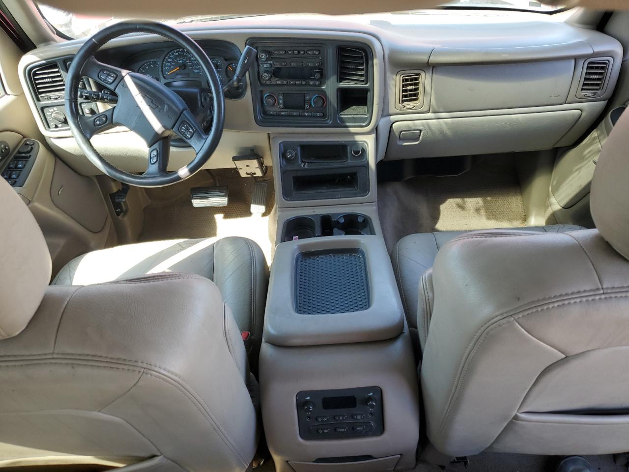 2004 Chevrolet Suburban - Image 8
