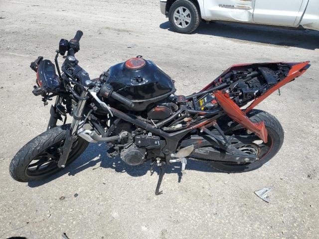 2016 YAMAHA YZFR3   