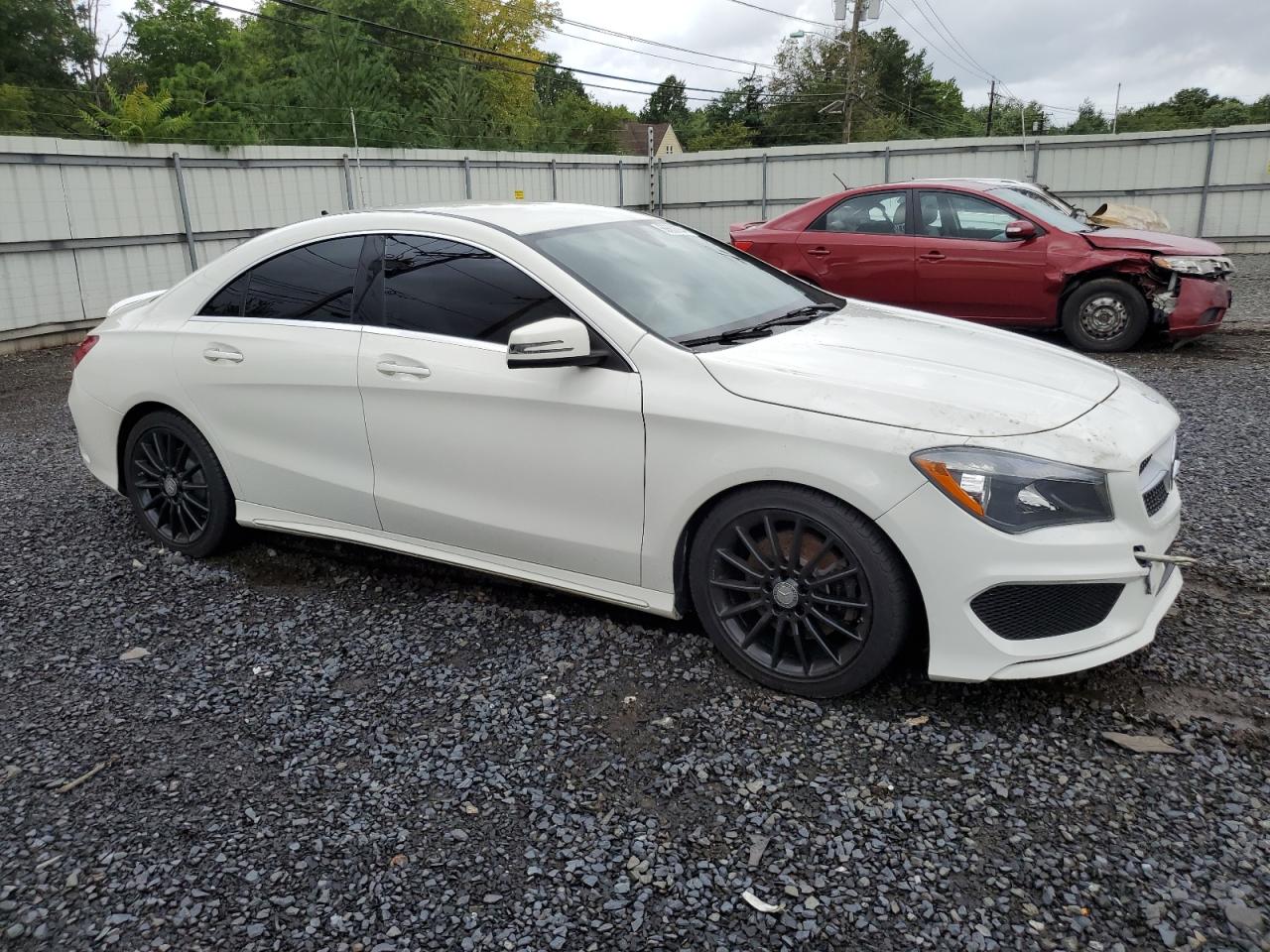 VIN WDDSJ4GB5FN184907 2015 MERCEDES-BENZ CLA-CLASS no.4