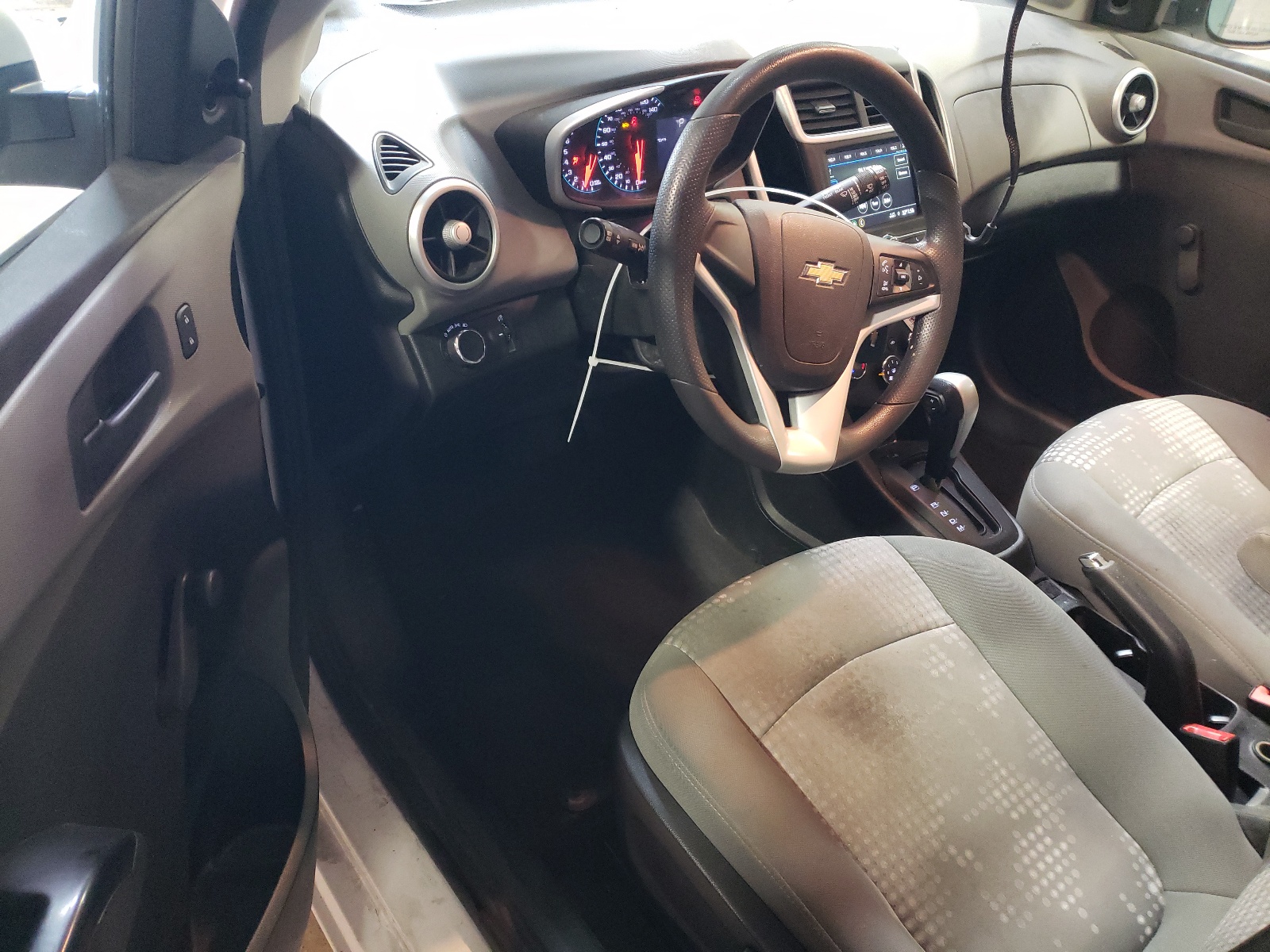 1G1JG6SBXK4142331 2019 Chevrolet Sonic