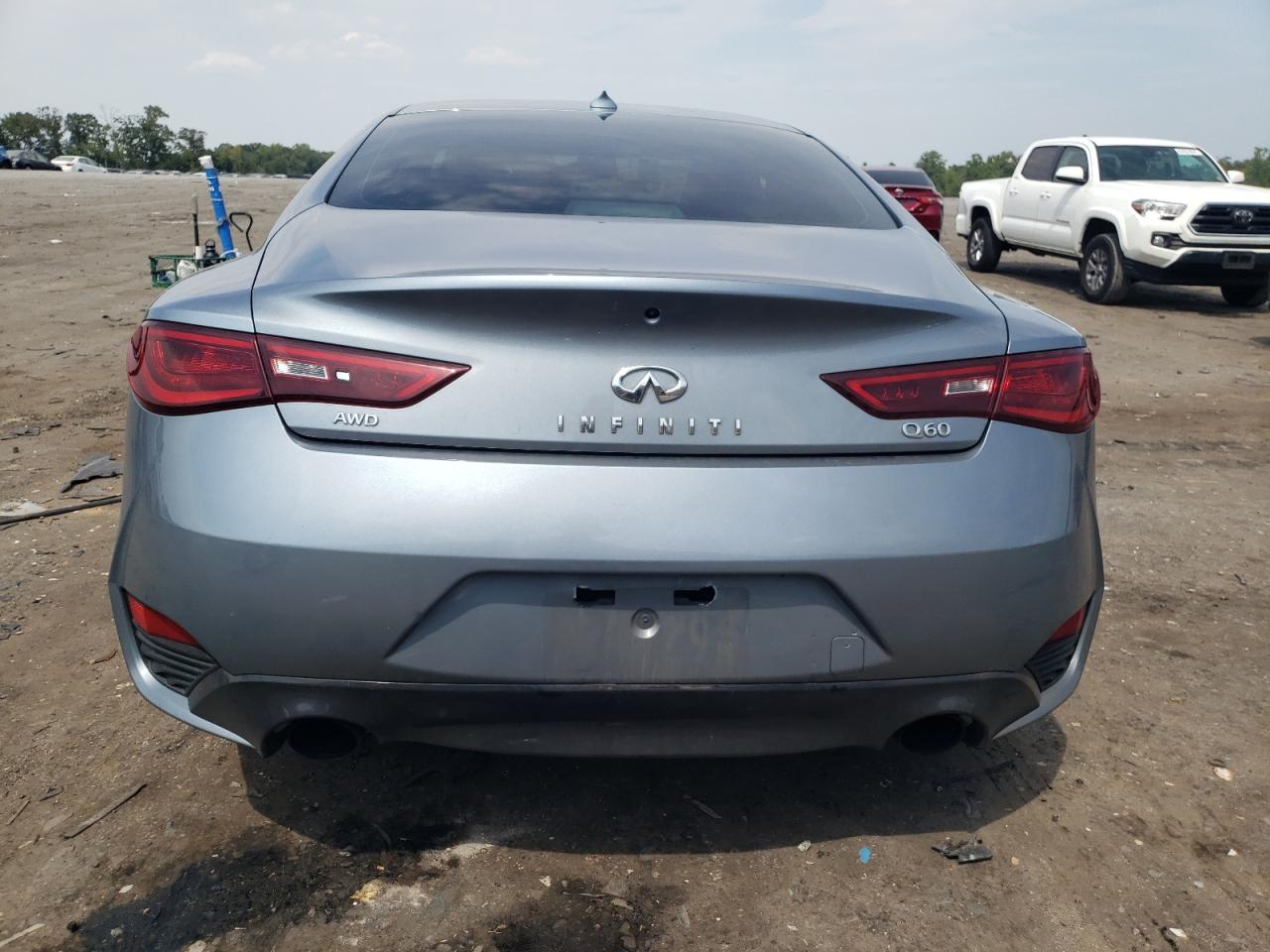 JN1EV7EL1JM391806 2018 Infiniti Q60 Luxe 300