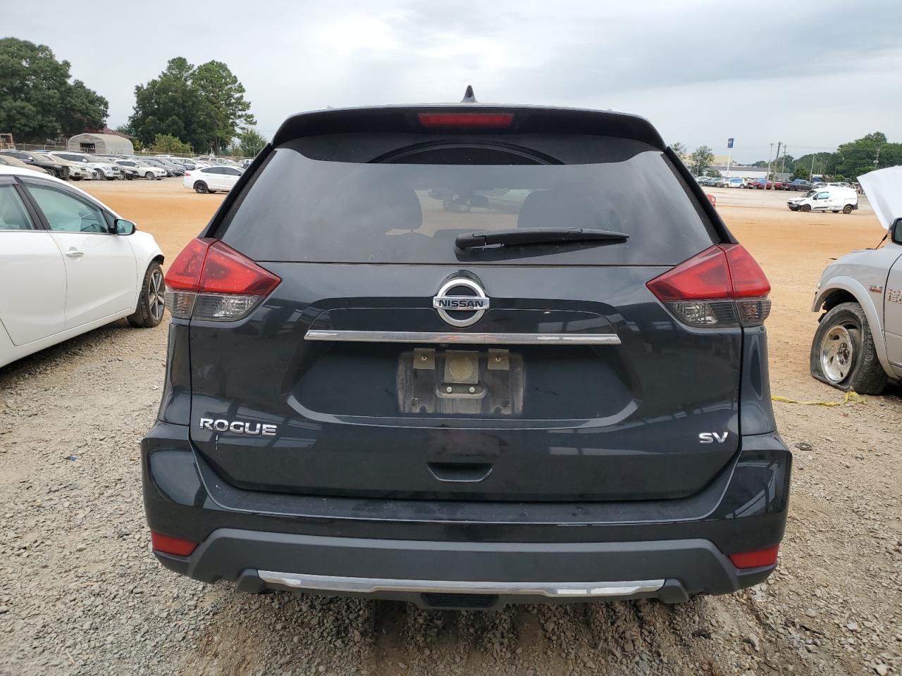 JN8AT2MTXJW455968 2018 Nissan Rogue S