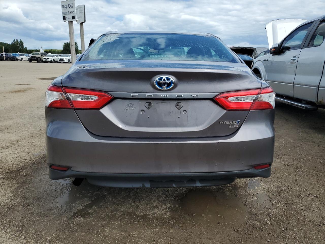 4T1B31HK5JU003946 2018 Toyota Camry Le