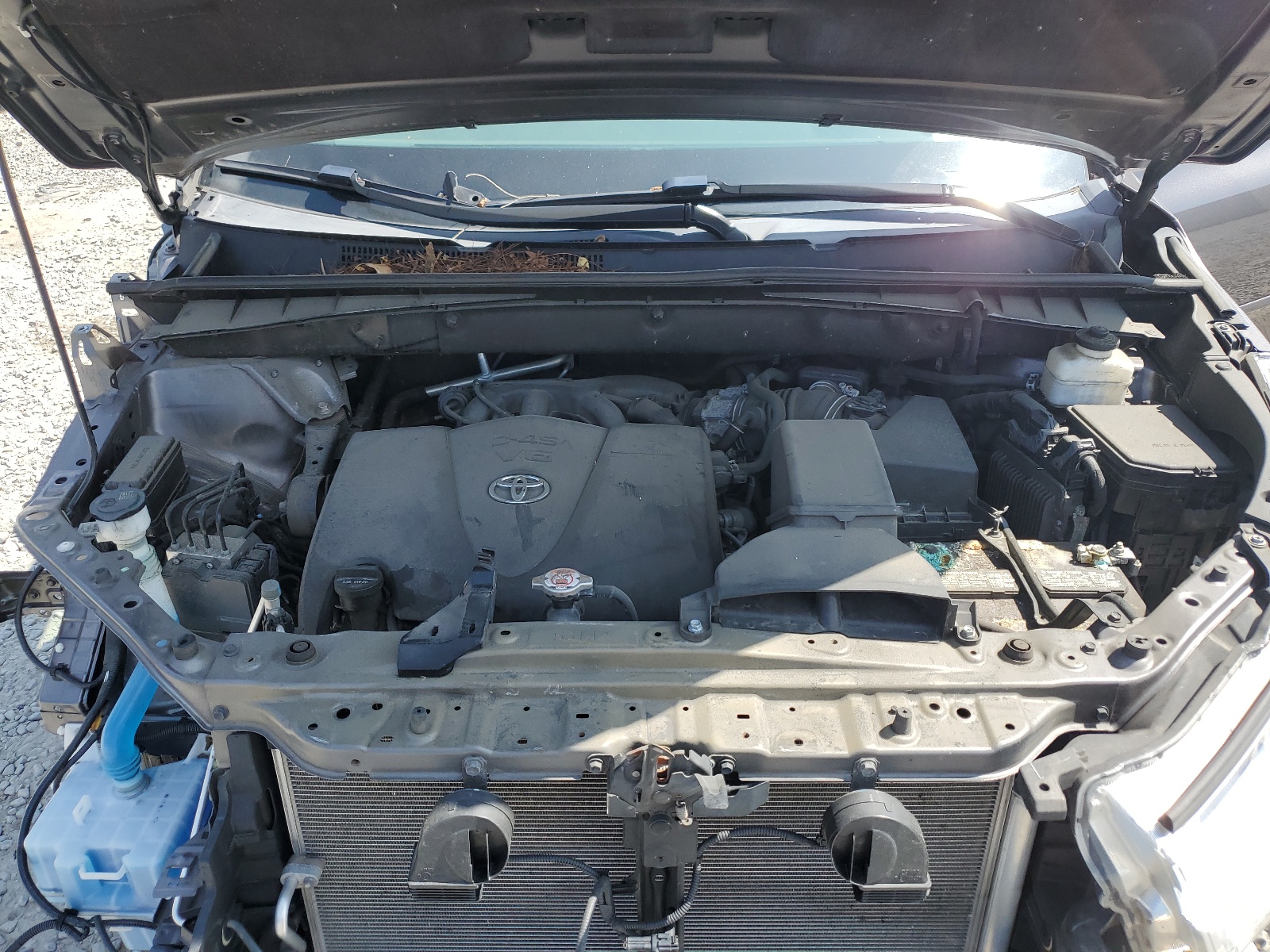 5TDBZRFH2KS942387 2019 Toyota Highlander Le