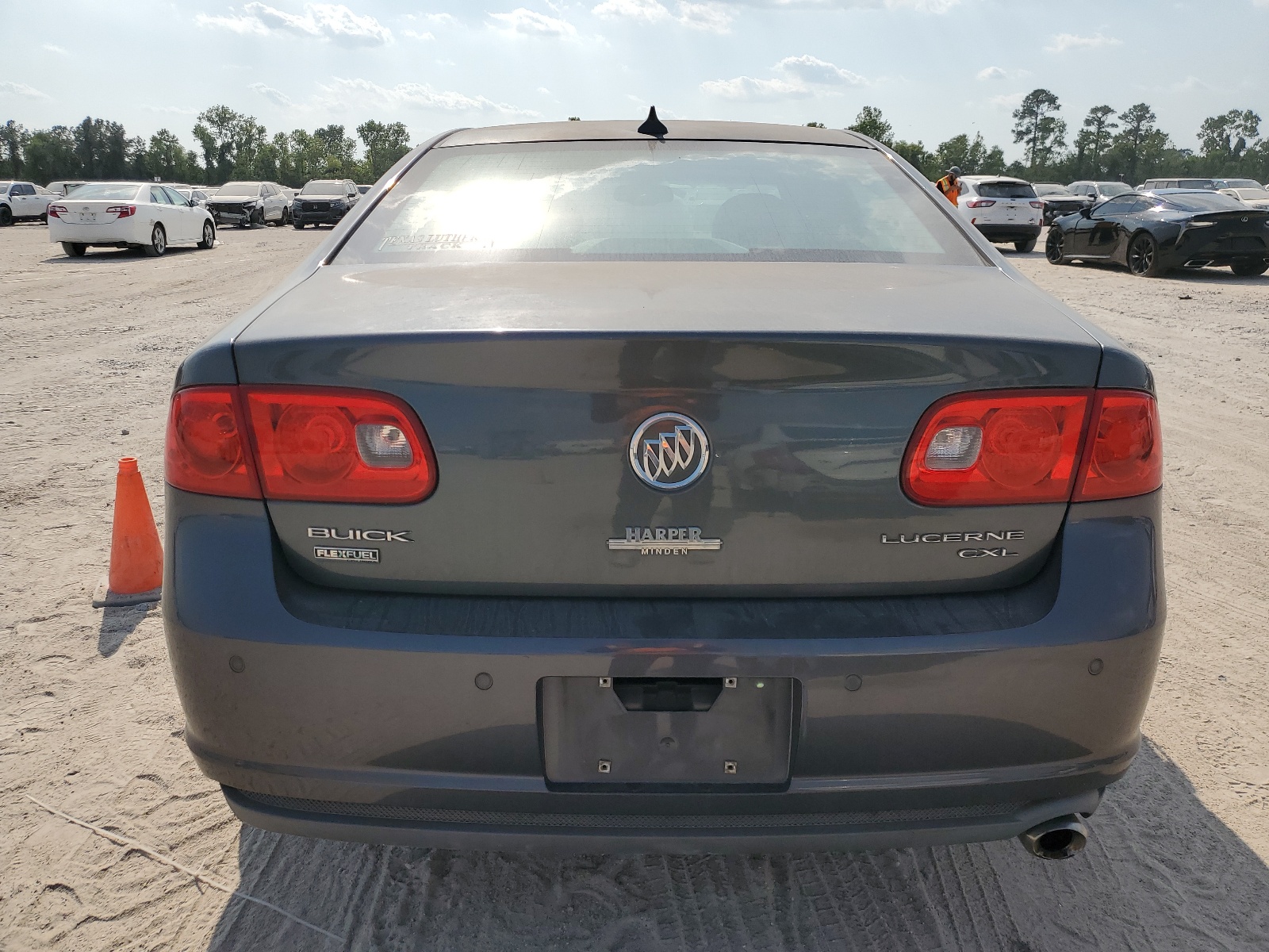 1G4HC5EM8BU123586 2011 Buick Lucerne Cxl