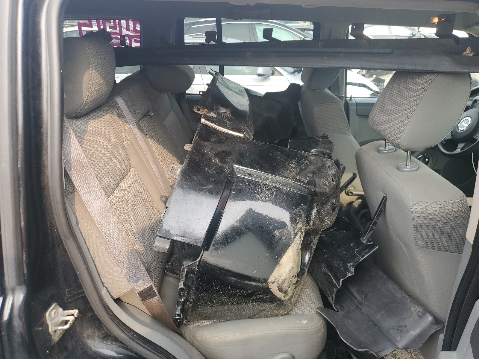 1J8HG48KX6C162052 2006 Jeep Commander