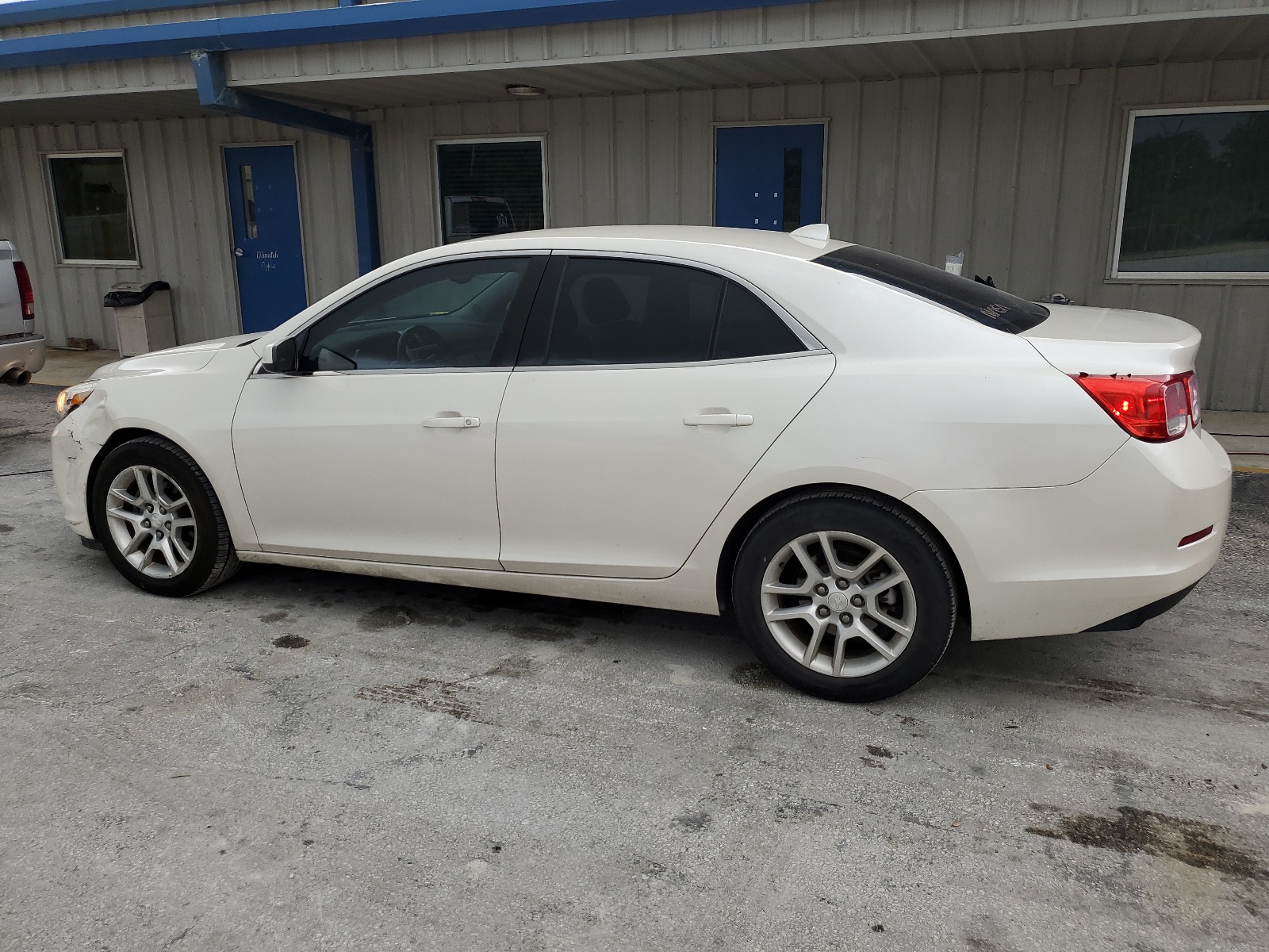 1G11F5RR0DF100998 2013 Chevrolet Malibu 2Lt