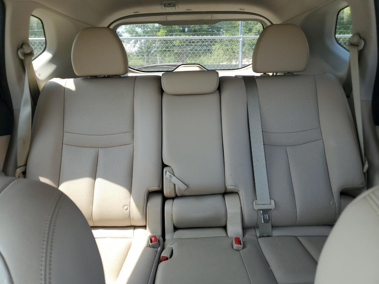 2015 Nissan Rogue - Image 10