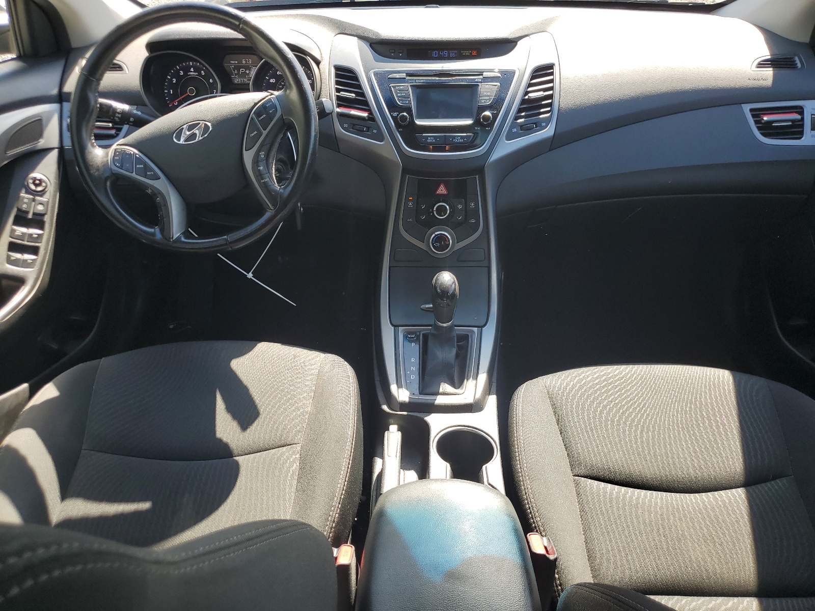 5NPDH4AE1FH629208 2015 Hyundai Elantra Se