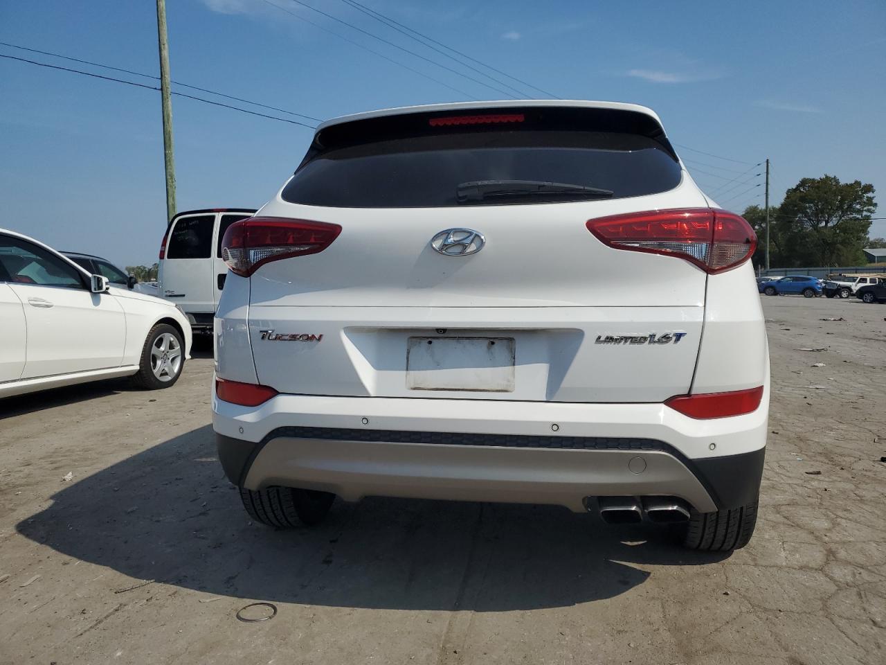 KM8J33A25HU422858 2017 Hyundai Tucson Limited