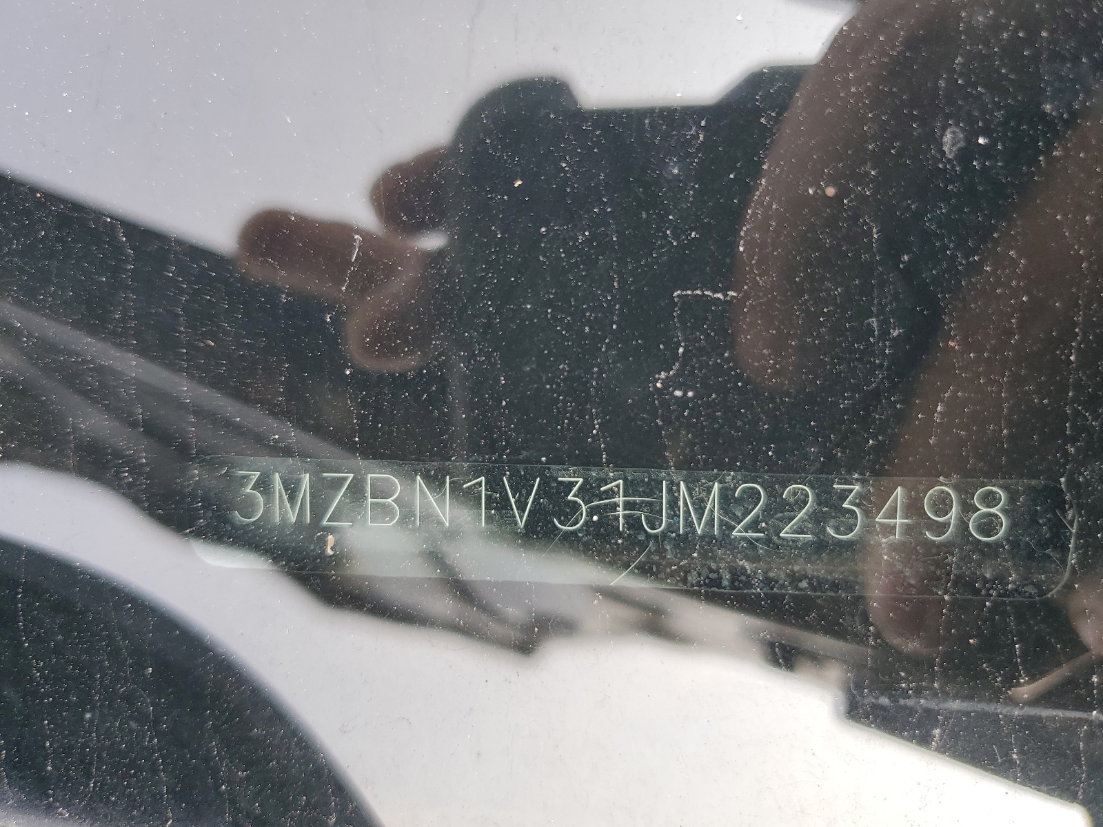 3MZBN1V31JM223498 2018 Mazda 3 Touring