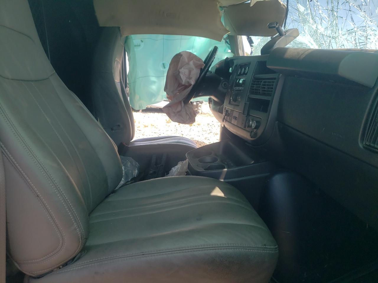 2019 Chevrolet Express G2500 VIN: 1GCWGAFP0K1356154 Lot: 68789424