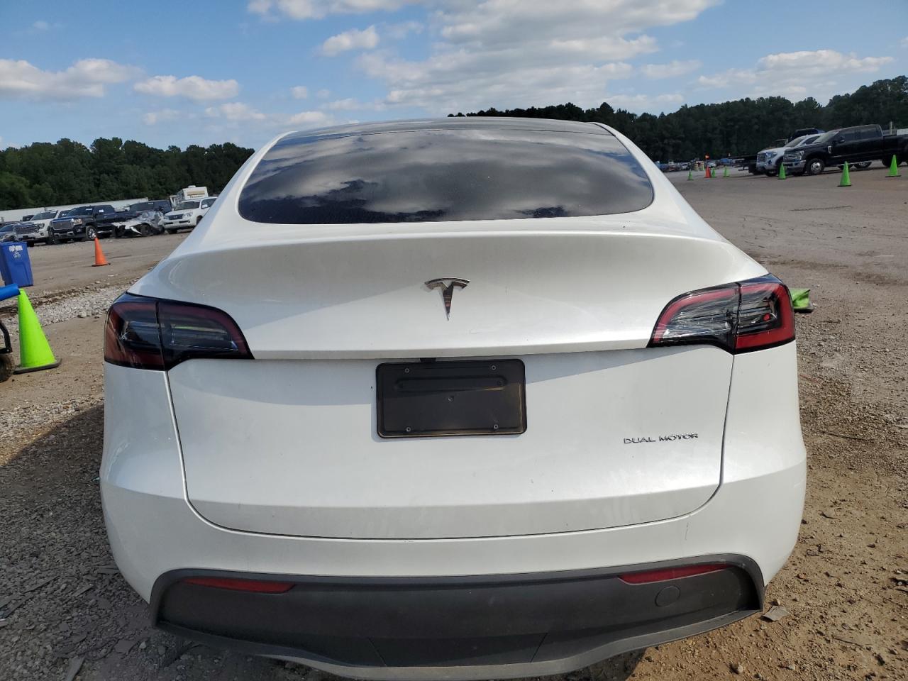 2023 Tesla Model Y VIN: 7SAYGDEE8PA188871 Lot: 66597894