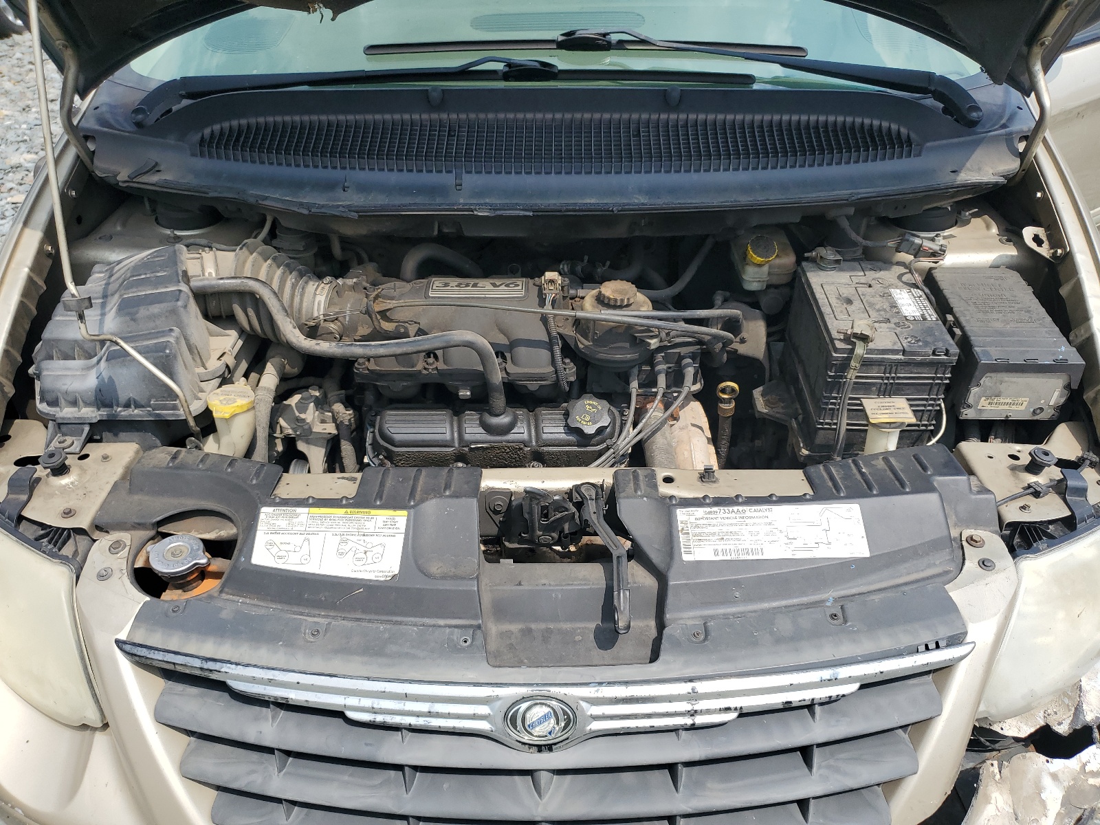 2C4GP54L95R240740 2005 Chrysler Town & Country Touring