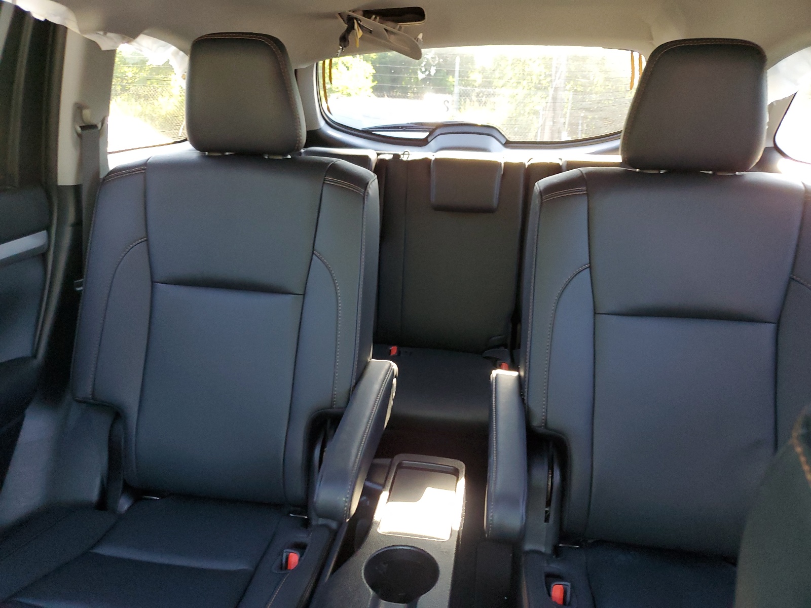 5TDJZRFH1KS948306 2019 Toyota Highlander Se