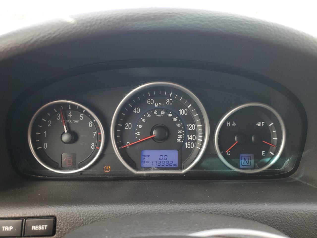 KM8NU4CC6BU171981 2011 Hyundai Veracruz Gls