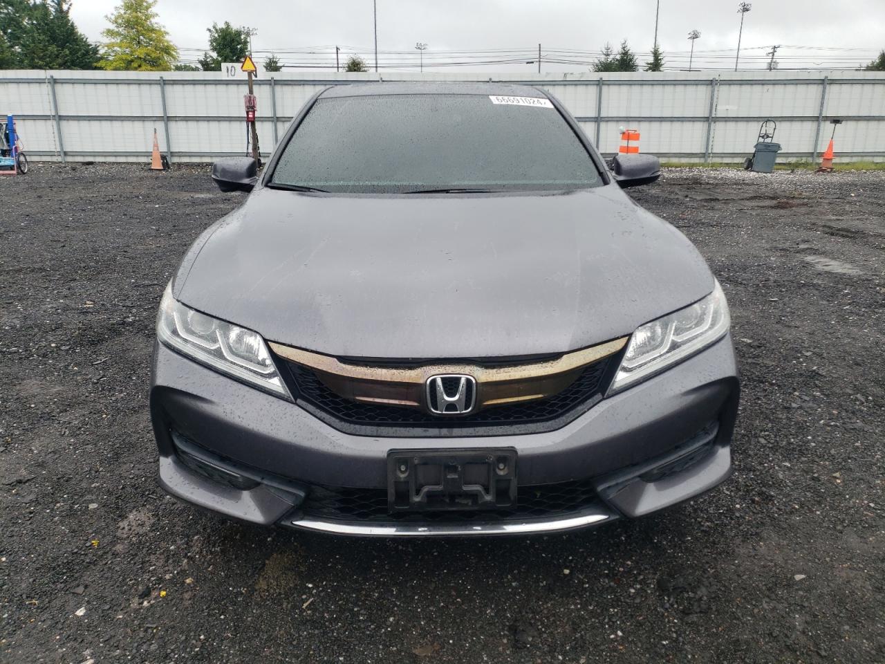 1HGCT2B86GA003817 2016 Honda Accord Exl