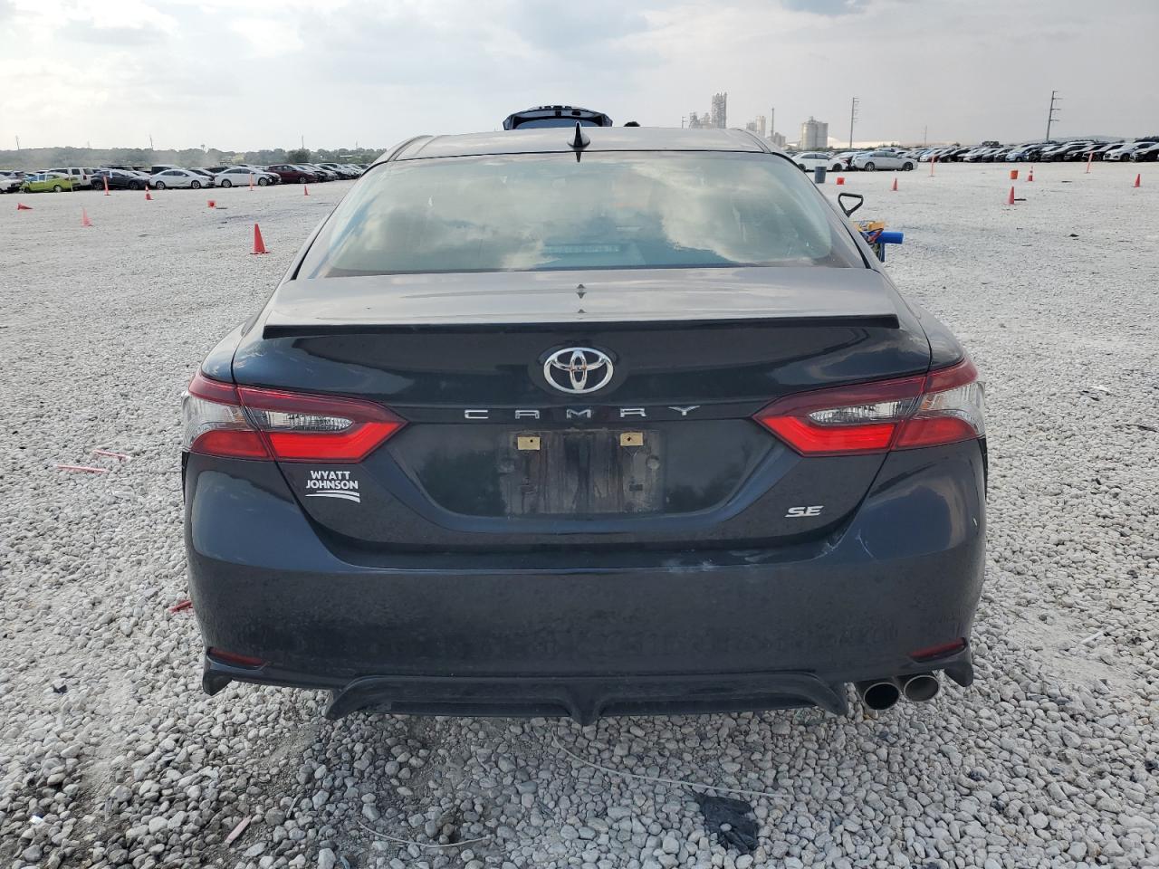 4T1G11AK2NU618627 2022 Toyota Camry Se