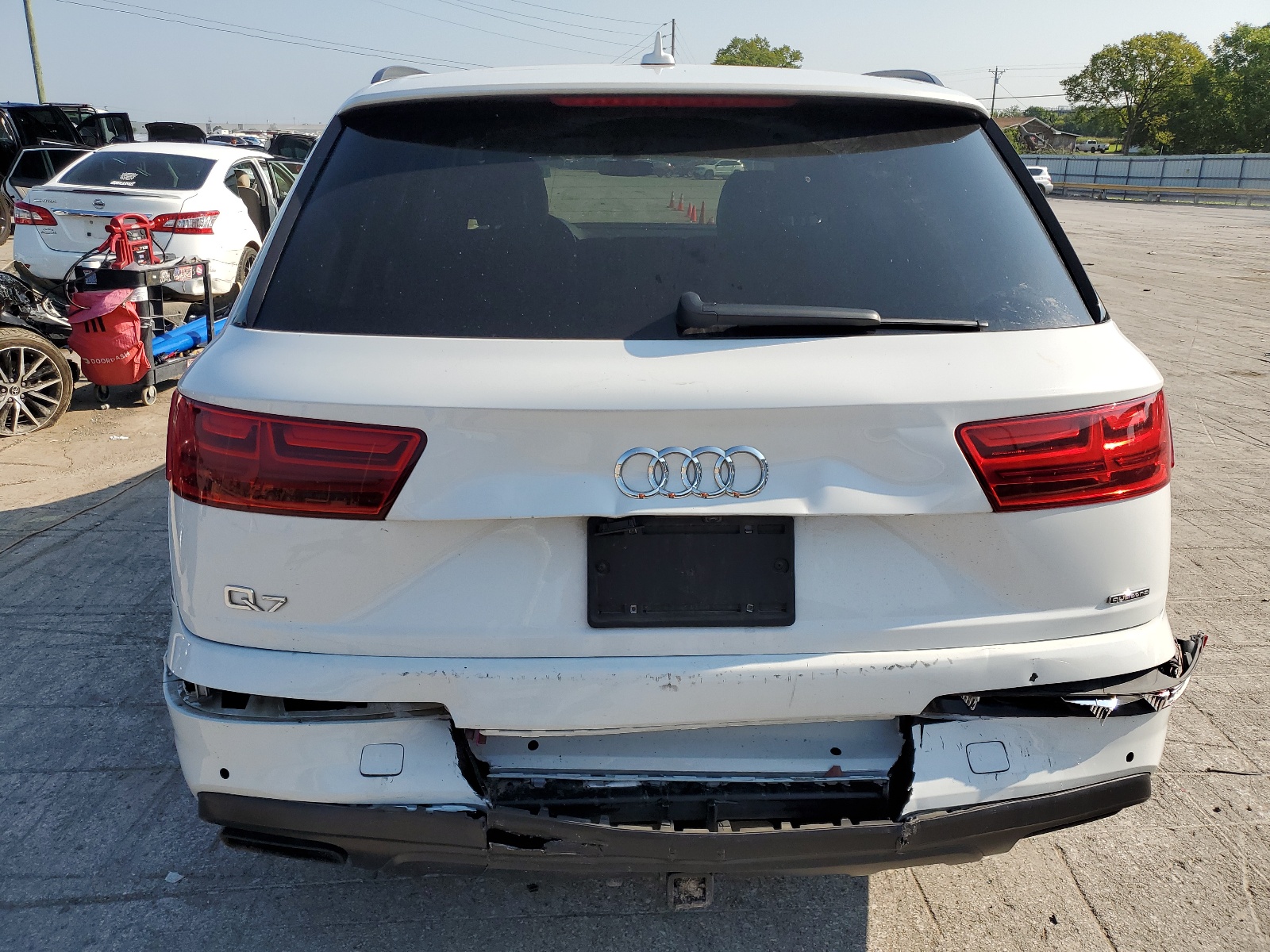 WA1LAAF70KD048379 2019 Audi Q7 Premium Plus