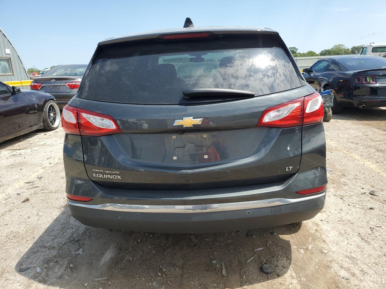 3GNAXJEV6JL302950 2018 Chevrolet Equinox Lt