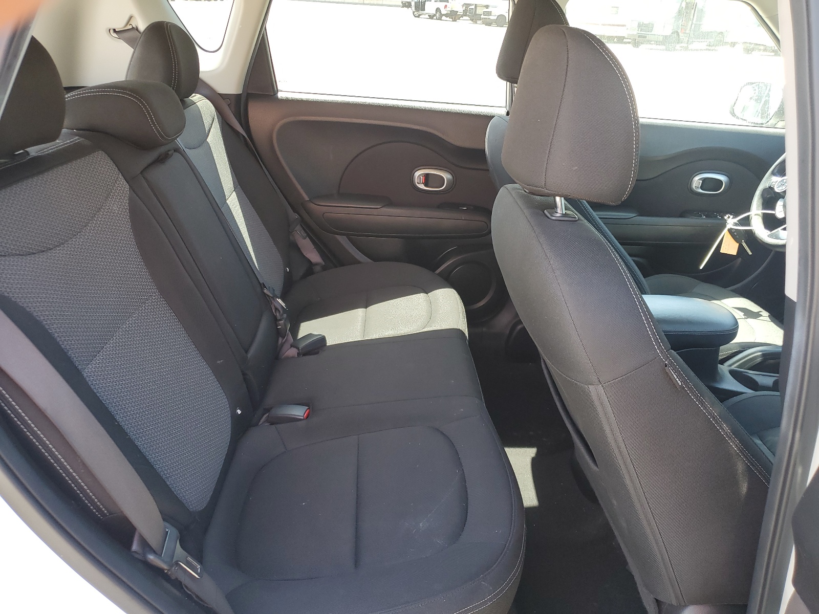 KNDJP3A56J7551117 2018 Kia Soul +