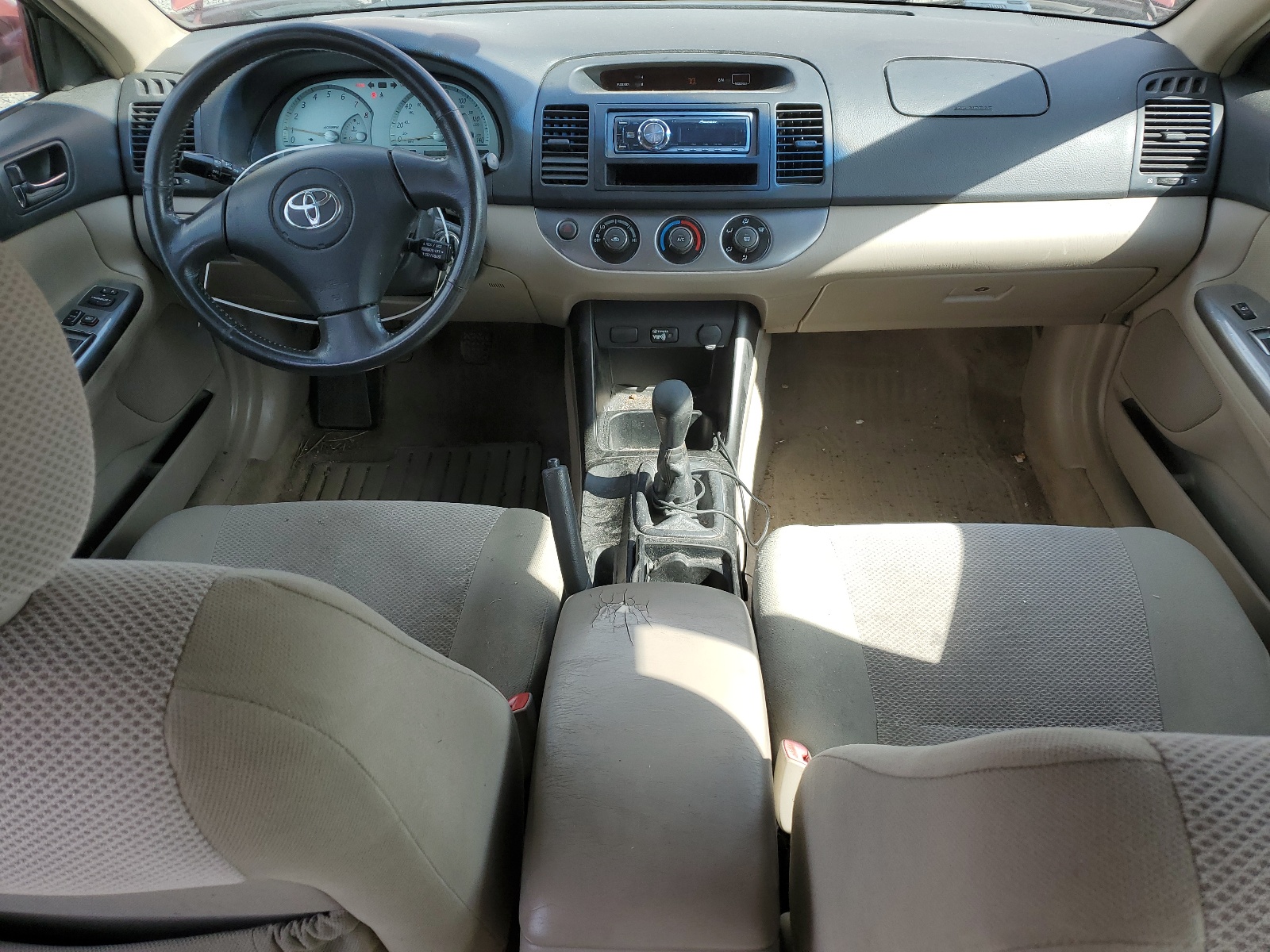 JTDBE32K840297437 2004 Toyota Camry Le