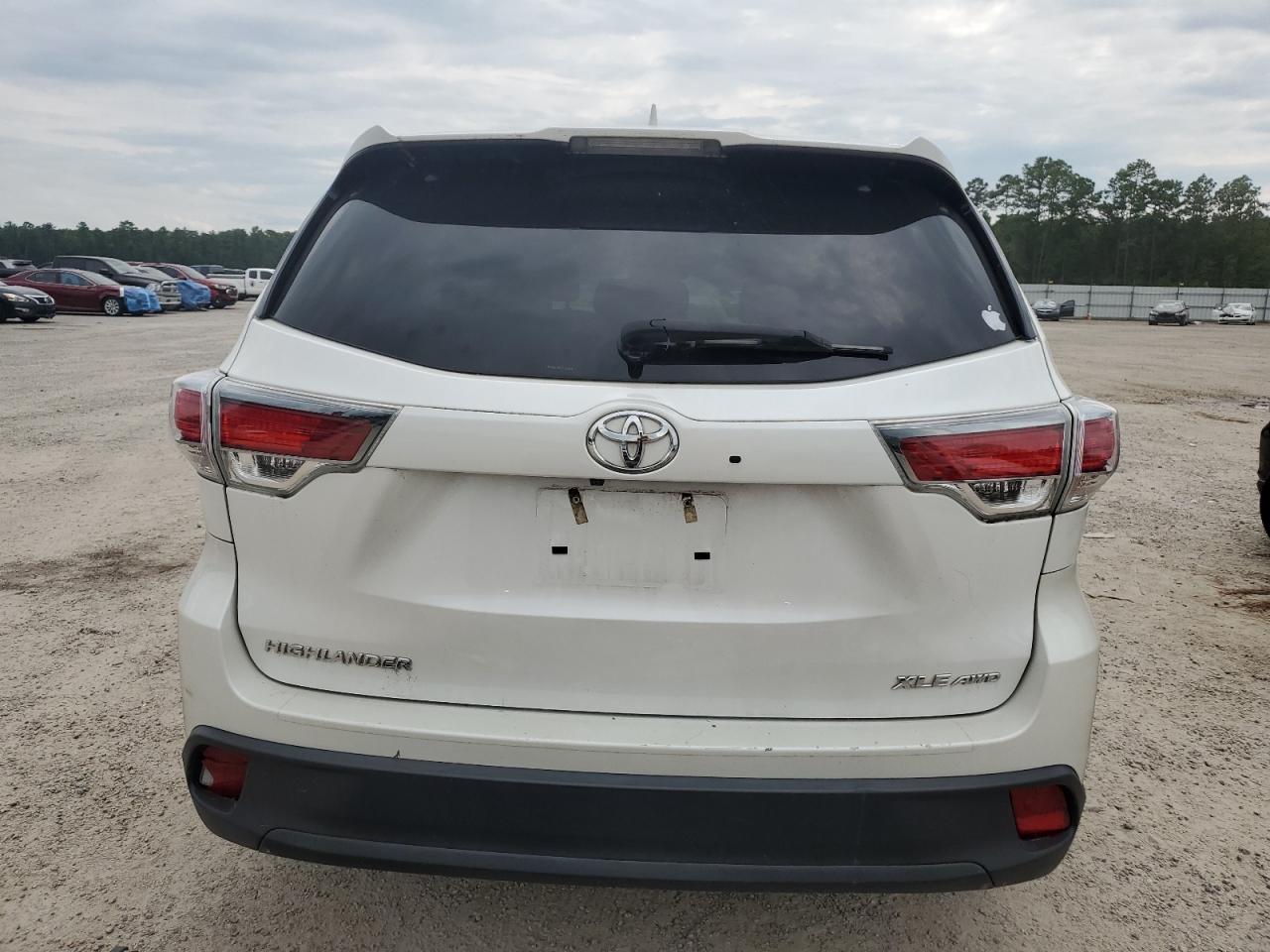 2015 Toyota Highlander Xle VIN: 5TDJKRFH0FS212483 Lot: 67539034