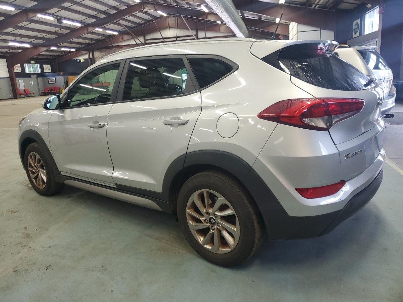 KM8J33A45HU279864 2017 Hyundai Tucson Limited