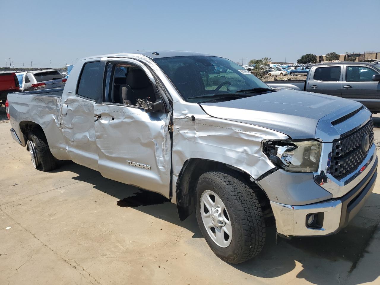 VIN 5TFRM5F12KX138772 2019 TOYOTA TUNDRA no.4