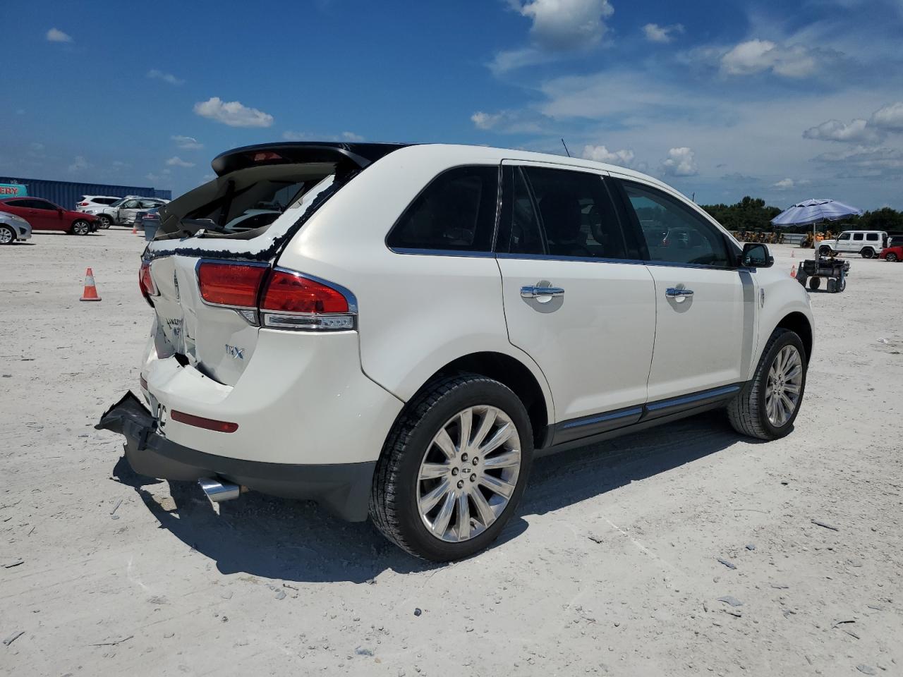 2013 Lincoln MKX - Image 3