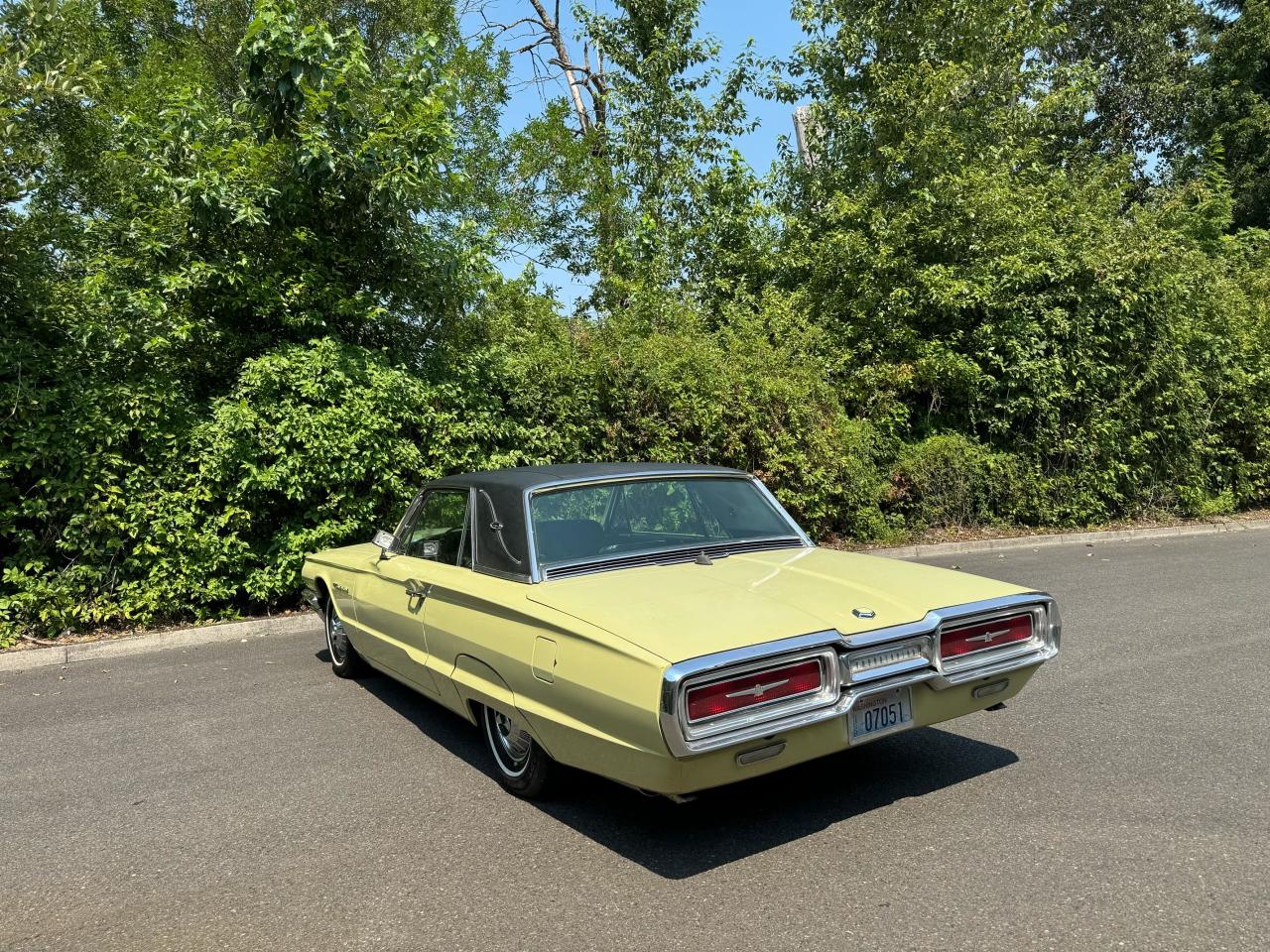 1964 Ford T-Bird VIN: 4Y87Z179924 Lot: 66981084