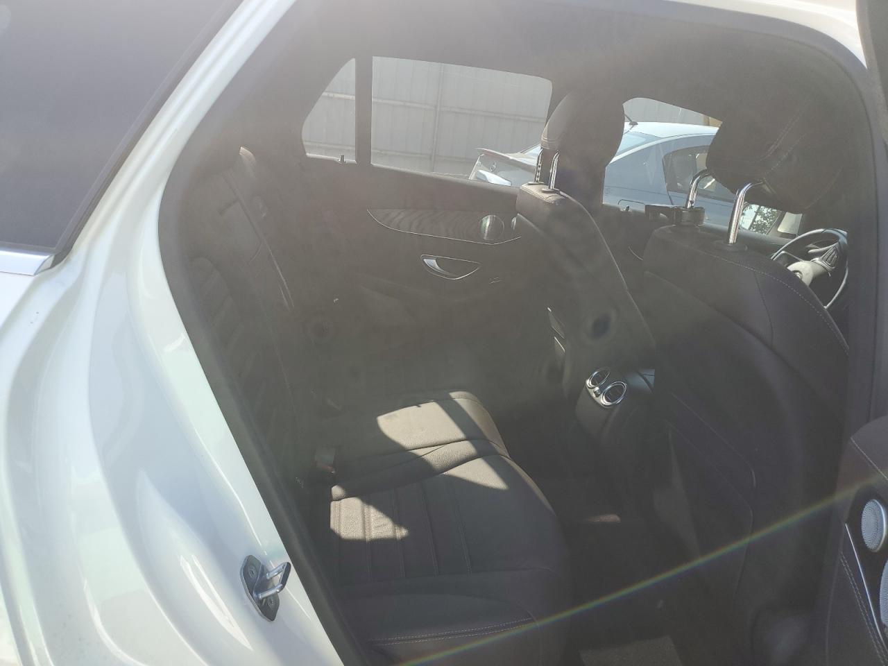 2017 Mercedes-Benz GLC - Image 11